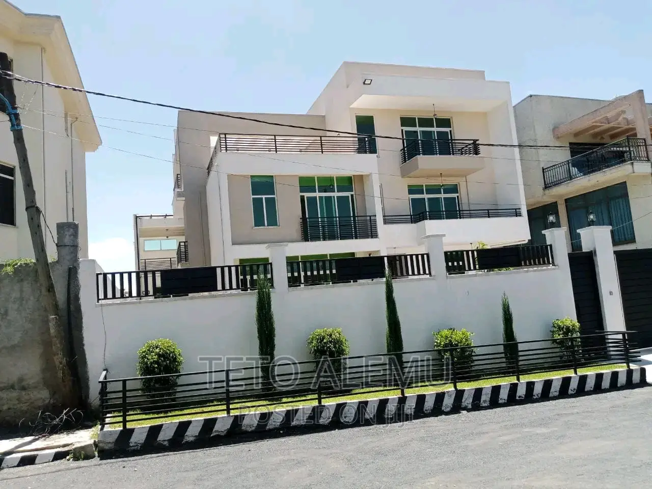 8bdrm House in House For Sale, Yeka for sale