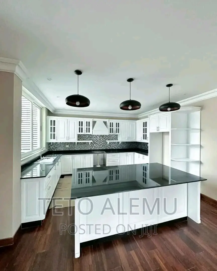 8bdrm House in House For Sale, Yeka for sale