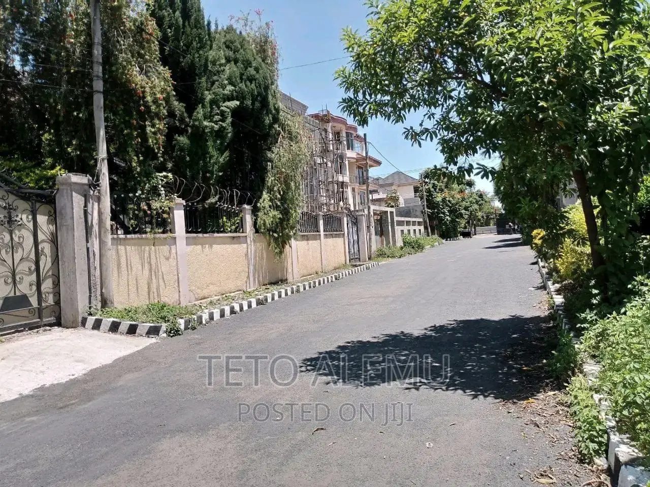 8bdrm House in House For Sale, Yeka for sale