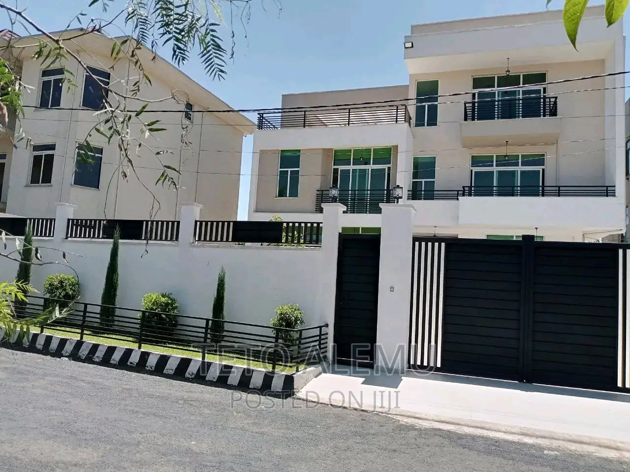 8bdrm House in House For Sale, Yeka for sale