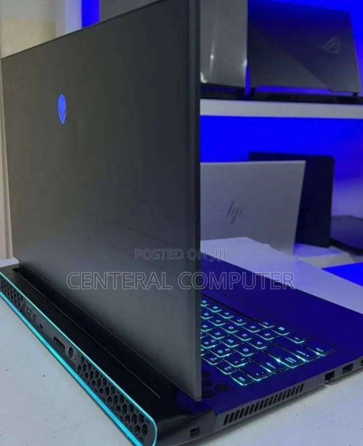 New Laptop Alienware M17x R2 16GB Intel Core i7 SSD 1T