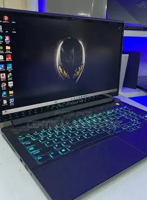 New Laptop Alienware M17x R2 16GB Intel Core i7 SSD 1T