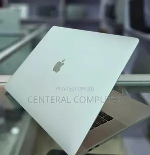 New Laptop Apple MacBook 2019 16GB Intel Core i7 SSD 512GB