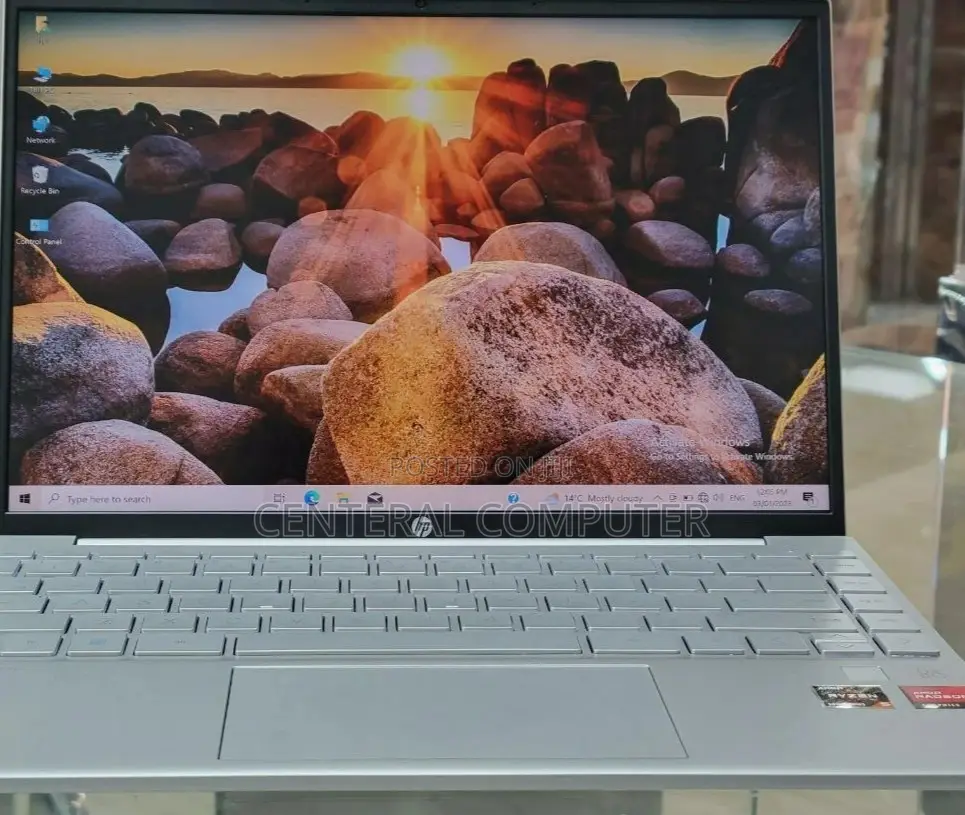 New Laptop HP Pavilion 13 8GB AMD Ryzen 5 SSD 512GB