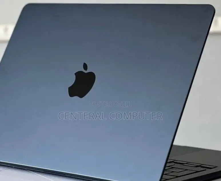 Laptop Apple MacBook Air 2022 M2 8GB Apple M2 SSD 256GB