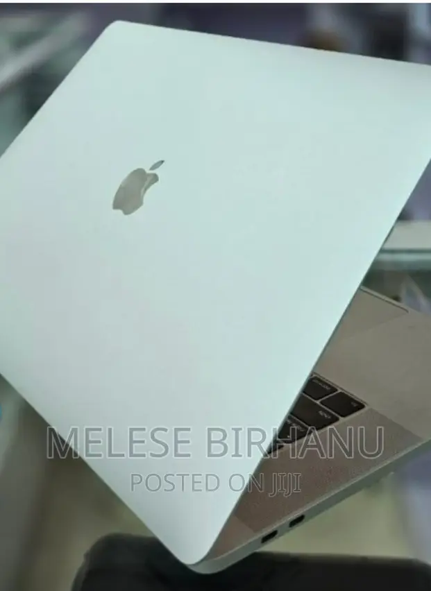 New Laptop Apple MacBook Pro 2019 16GB Intel Core I7 SSD 512GB