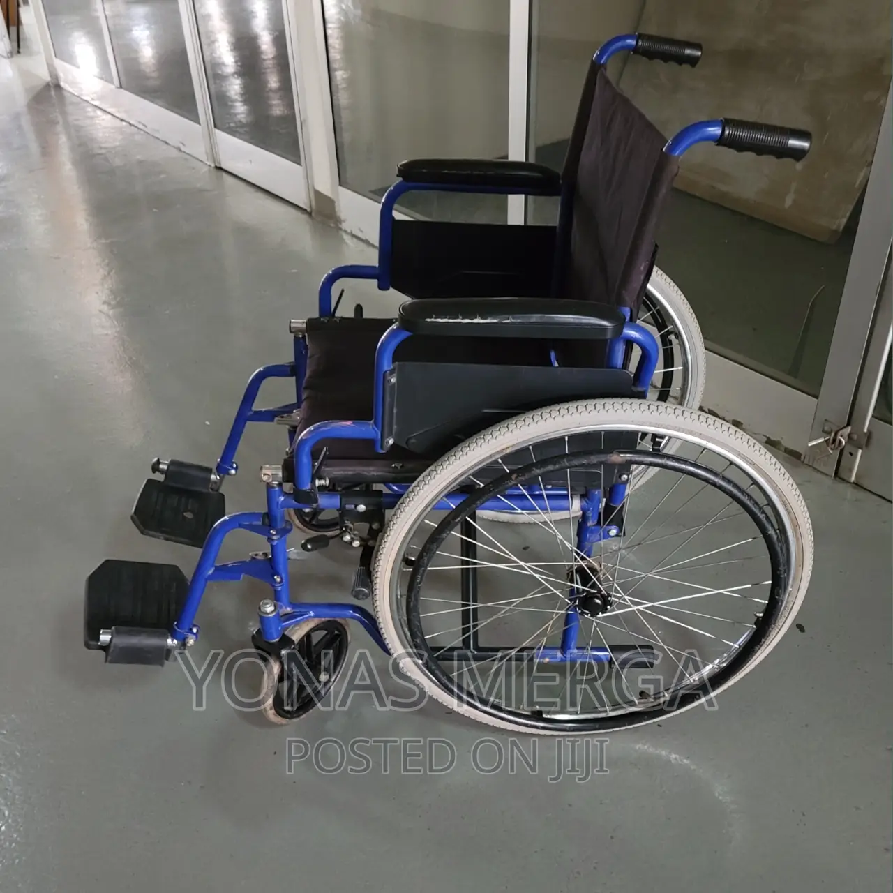 Used Ziggo Pediatric Wheelchair, Medium