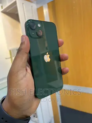 New Apple iPhone 13 128 GB Green