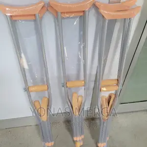 Adult Adjustable Axillary Crutches HS925L