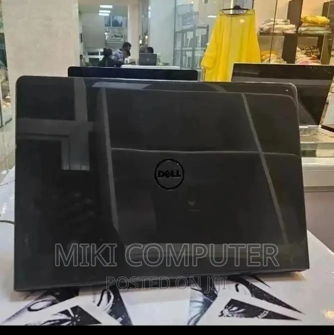 New Laptop Dell Inspiron 15 3565 4GB Intel Core i5 HDD 1T
