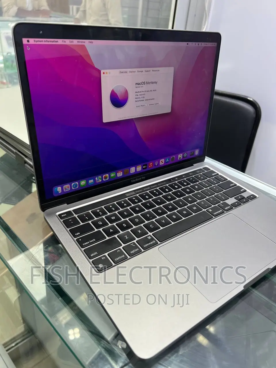 Laptop Apple MacBook Pro 2022 M2 8GB Apple M2 SSD 256GB