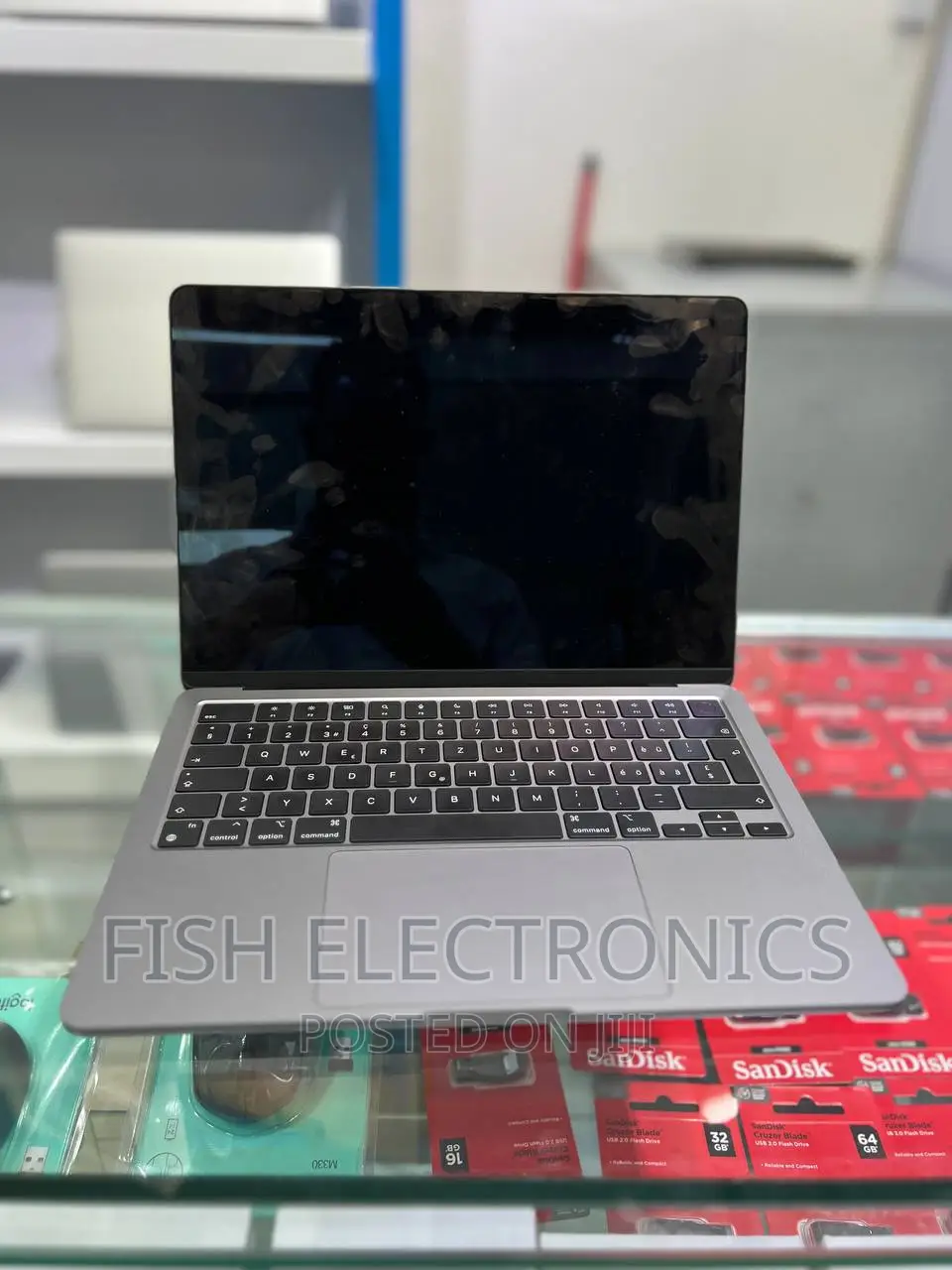 Laptop Apple MacBook Air 2022 M2 8GB Apple M2 SSD 256GB