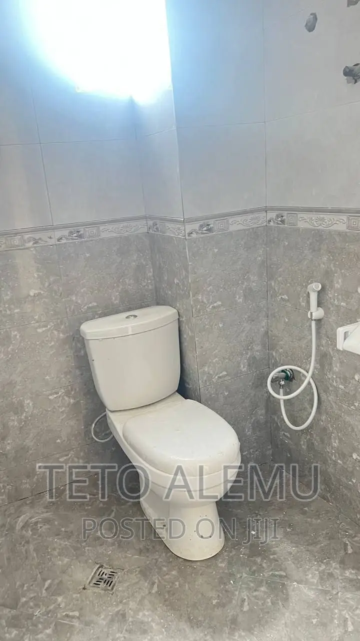 5bdrm House in House For Sale, Bole for sale