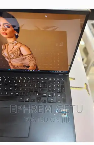 Photo - New Laptop LG Gram 15.6 16GB Intel Core I7 SSD 1T