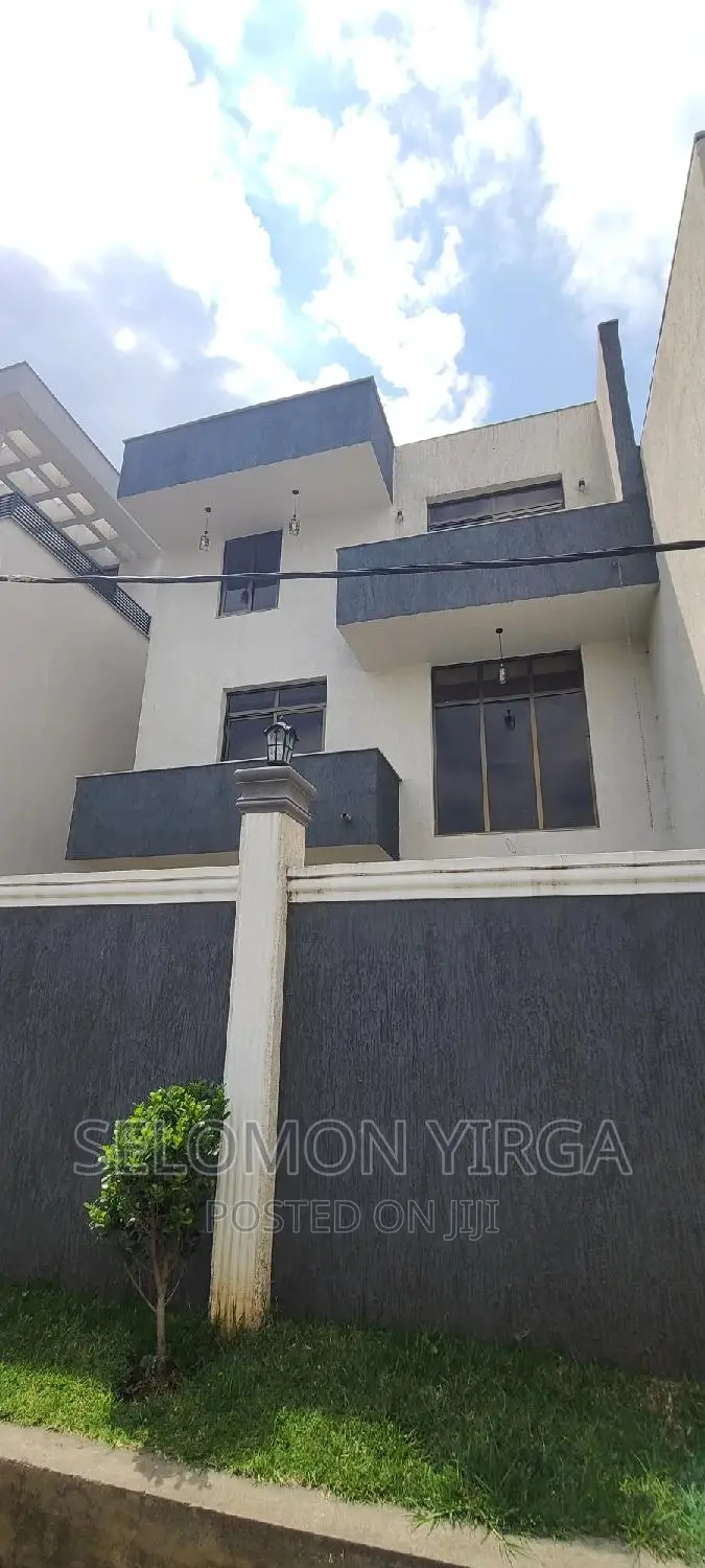 4bdrm House in አድስ አበባ, Bole for sale