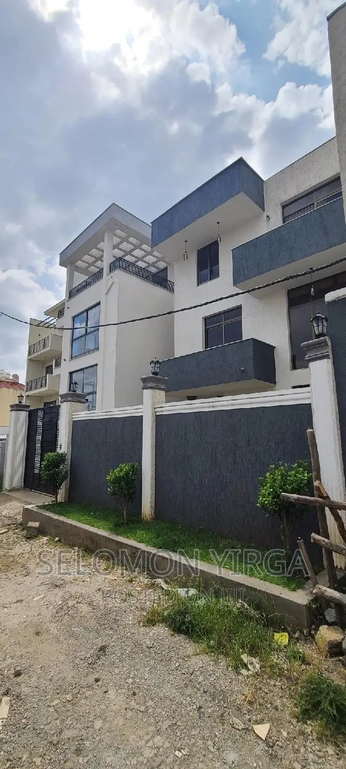 4bdrm House in አድስ አበባ, Bole for sale