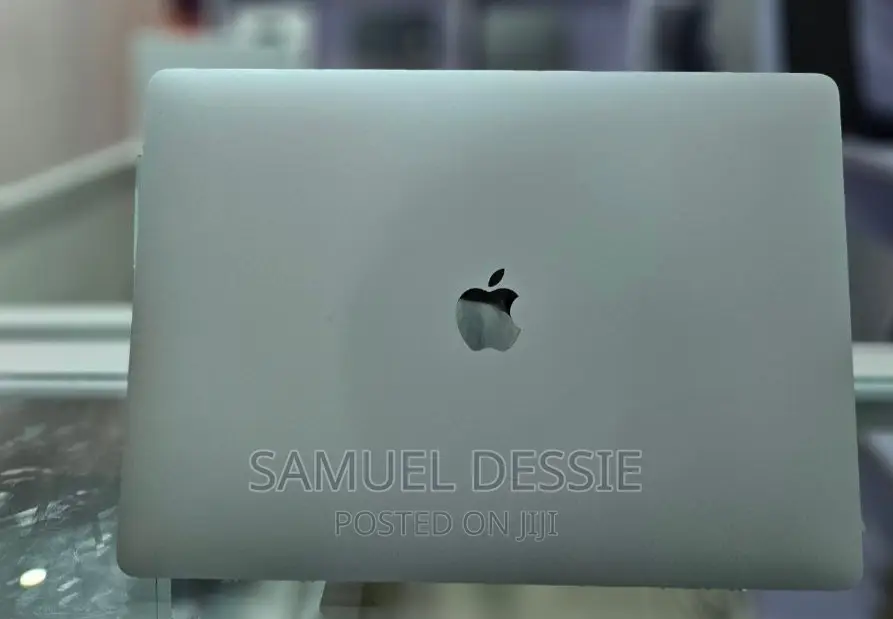 New Laptop Apple MacBook Pro 2019 16GB Intel Core I7 SSD 512GB