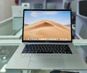 New Laptop Apple MacBook Pro 2019 16GB Intel Core I7 SSD 512GB