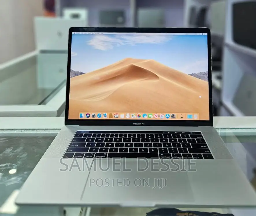 New Laptop Apple MacBook Pro 2019 16GB Intel Core I7 SSD 512GB