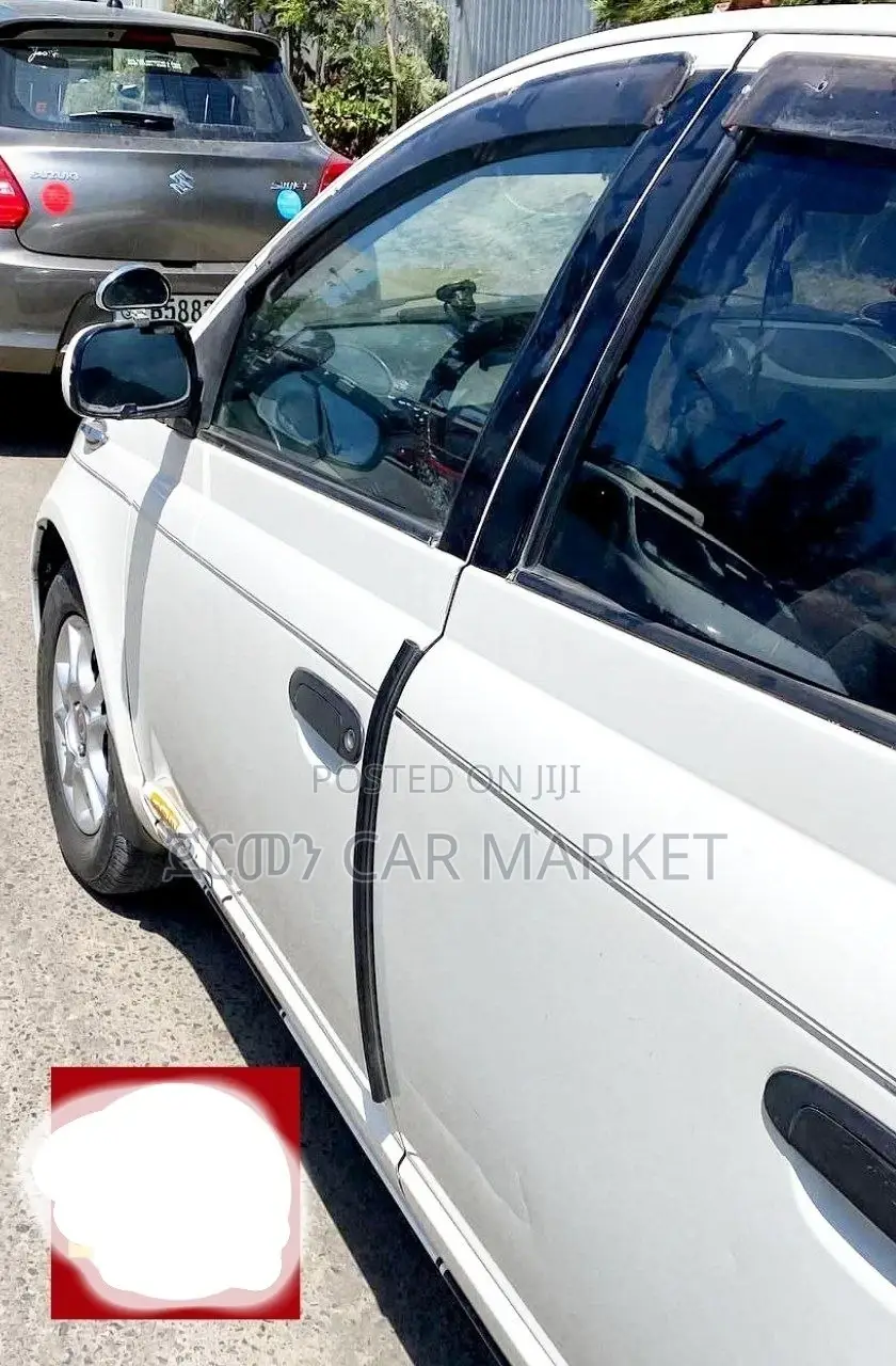 Toyota Vitz 2003 White