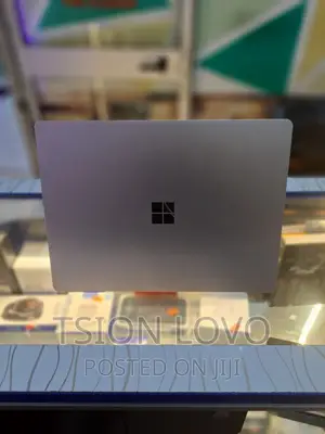 New Laptop Microsoft Surface 4GB Intel Core I5 SSD 256GB