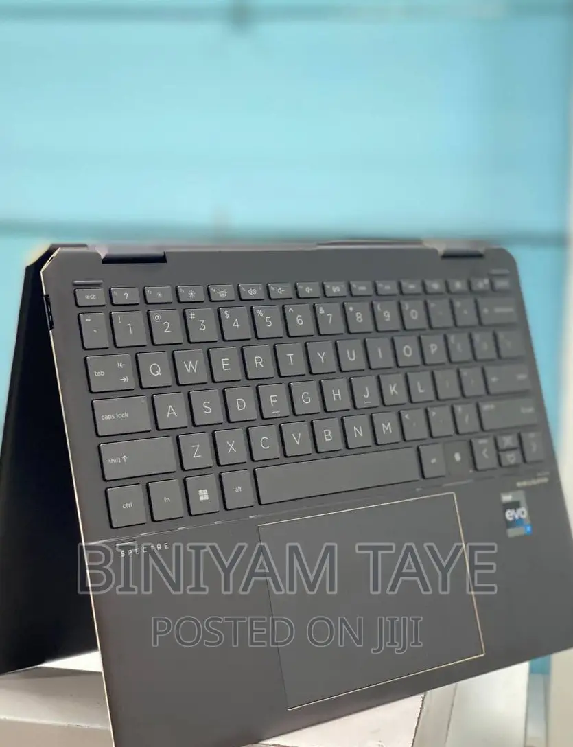 New Laptop HP Spectra 13 16GB Intel Core I7 SSD 512GB