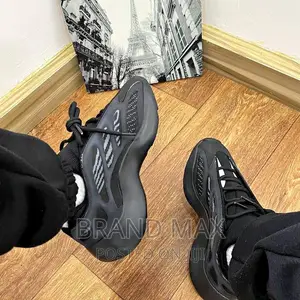 Adidas Yeezy 700 V3 Master Quality