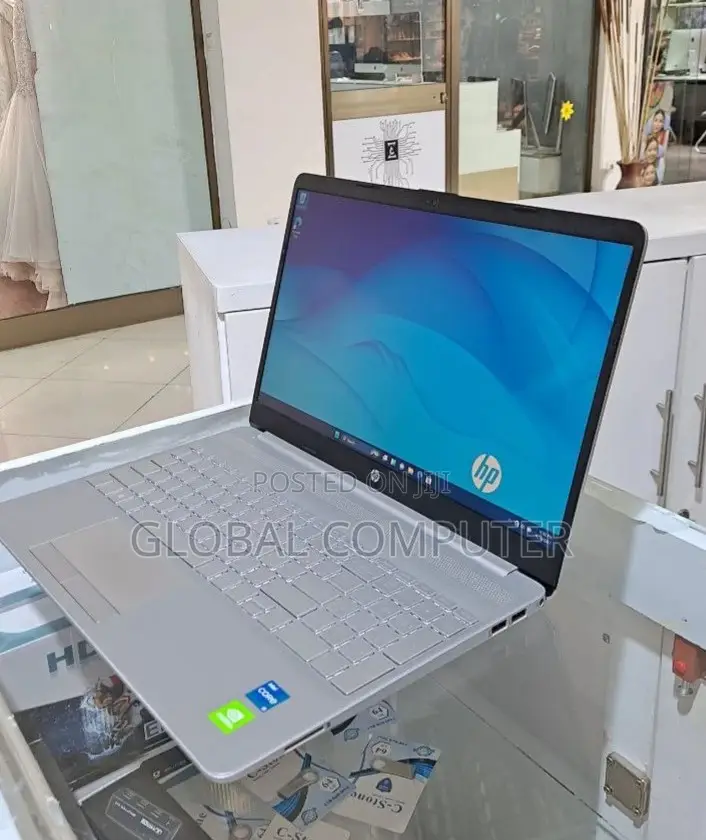 New Laptop HP Stream Notebook 8GB Intel Core I7 SSD 512GB