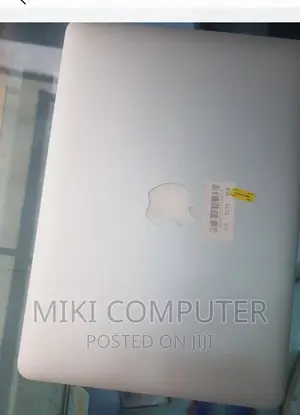 New Laptop Apple MacBook Pro 2015 8GB Intel Core I5 SSD 256GB