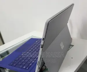Photo - New Laptop Microsoft Surface Pro 4 8GB Intel Core I5 SSD 256GB
