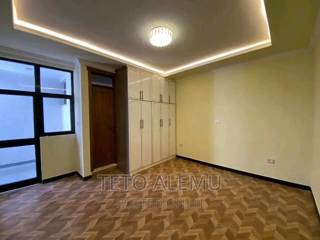 5bdrm House in House For Sale, Bole for sale