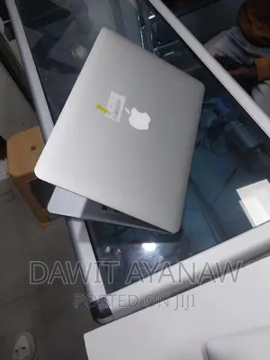 New Laptop Apple MacBook Pro 2015 8GB Intel Core i5 SSD 256GB