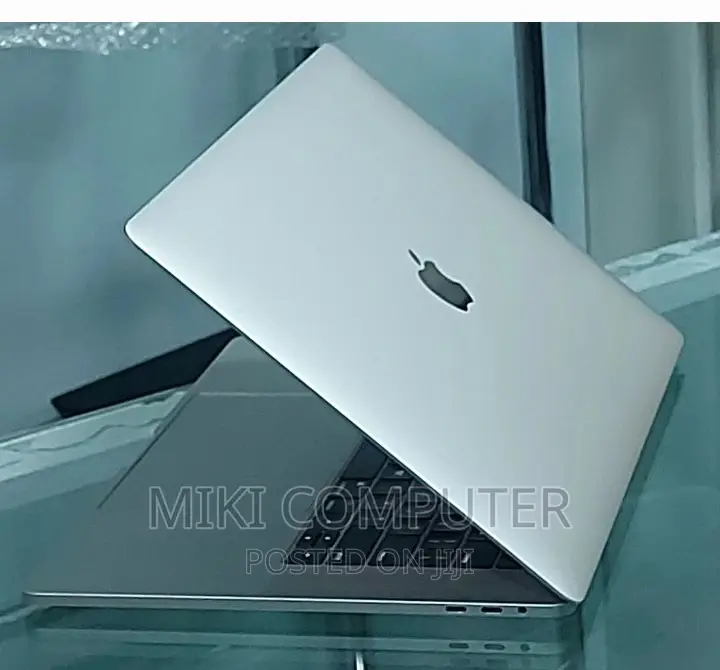 New Laptop Apple MacBook Pro 2017 16GB Intel Core I7 SSD 512GB