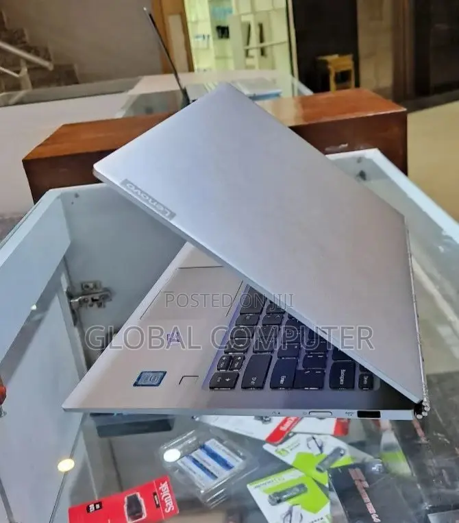 New Laptop Lenovo Yoga C930 16GB Intel Core I7 SSD 1T