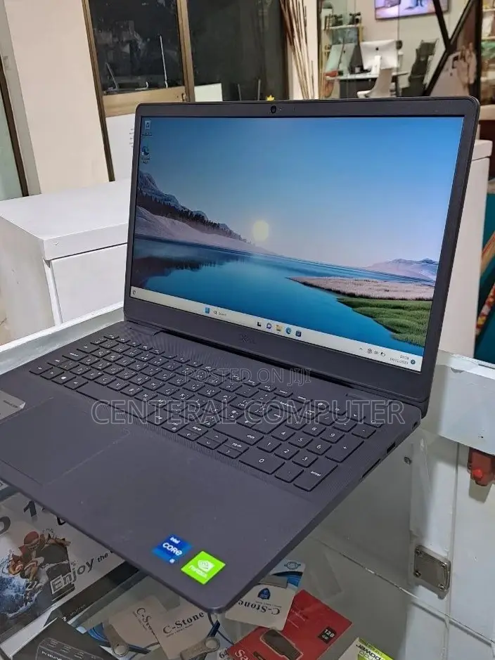 New Laptop Dell Vostro V130 8GB Intel Core I7 HDD 1T