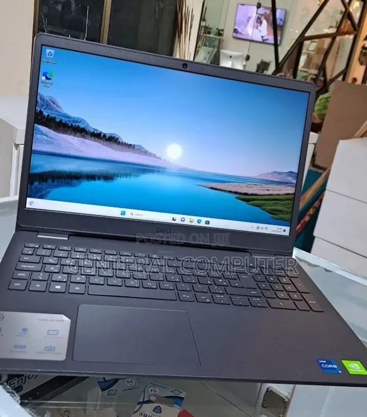 New Laptop Dell Vostro V130 8GB Intel Core I7 HDD 1T