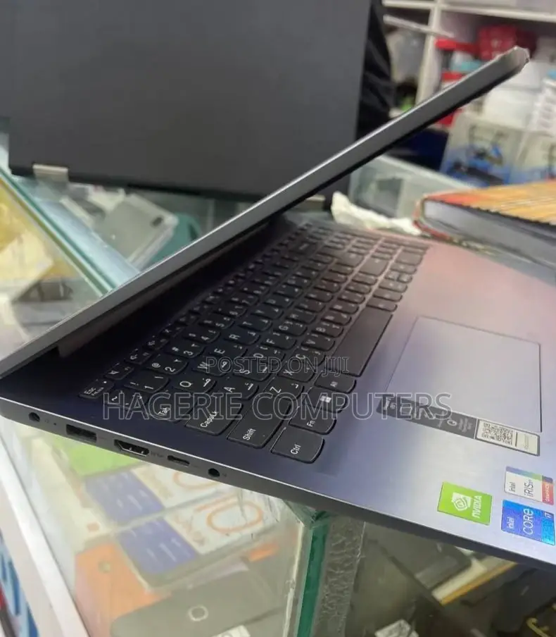 New Laptop Lenovo IdeaPad Y560 12GB Intel Core I7 SSD 512GB