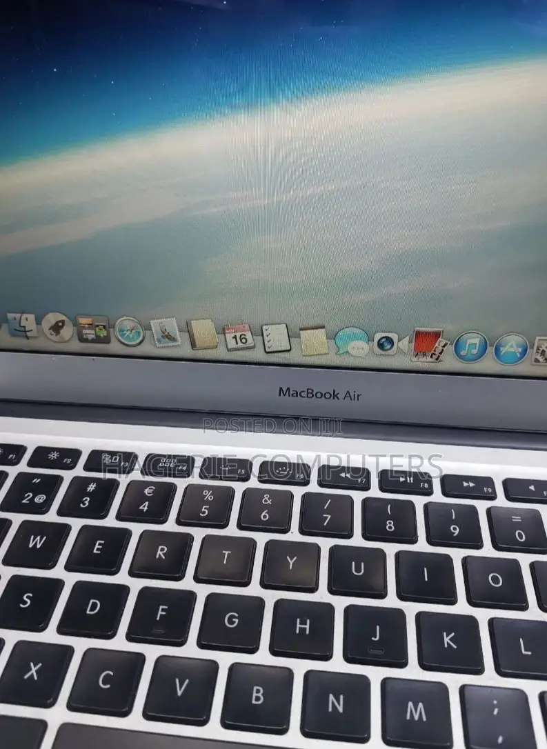 New Laptop Apple MacBook Air 4GB Intel Core I5 SSD 128GB