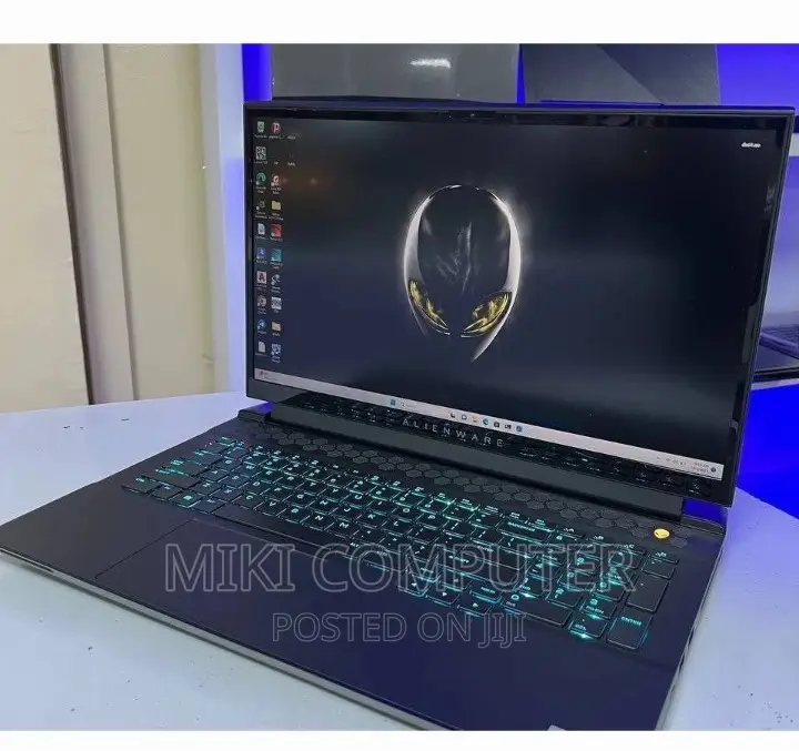 New Laptop Alienware M17x R2 16GB Intel Core I7 SSD 1T
