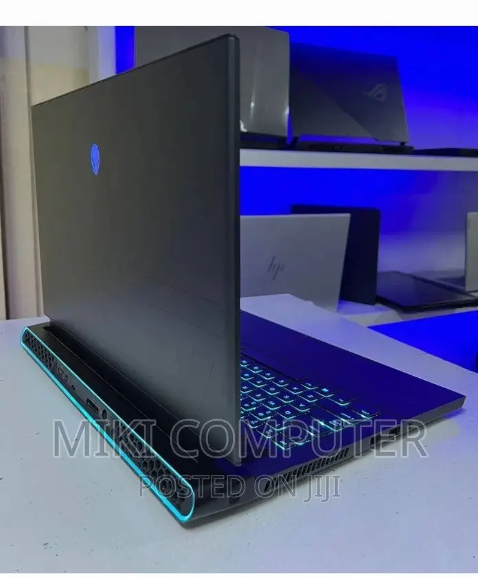 New Laptop Alienware M17x R2 16GB Intel Core I7 SSD 1T