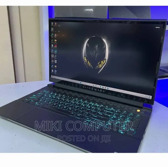 New Laptop Alienware M17x R2 16GB Intel Core I7 SSD 1T