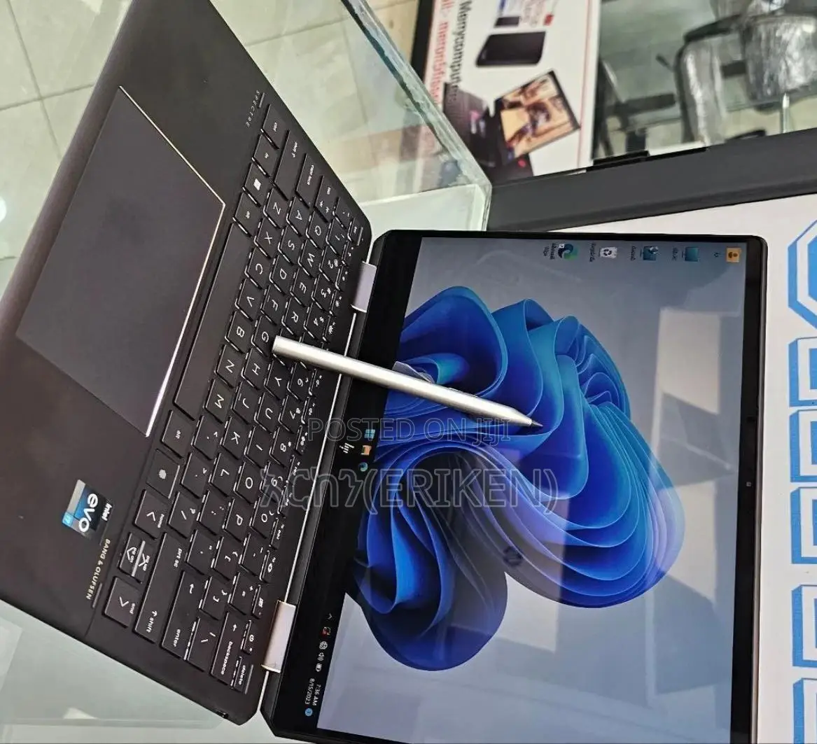 New Laptop HP Spectra 13 16GB Intel Core i7 SSD 1T