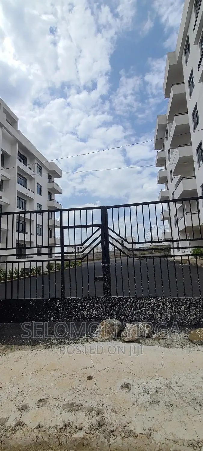 2bdrm Apartment in አድስ አበባ, Bole for sale
