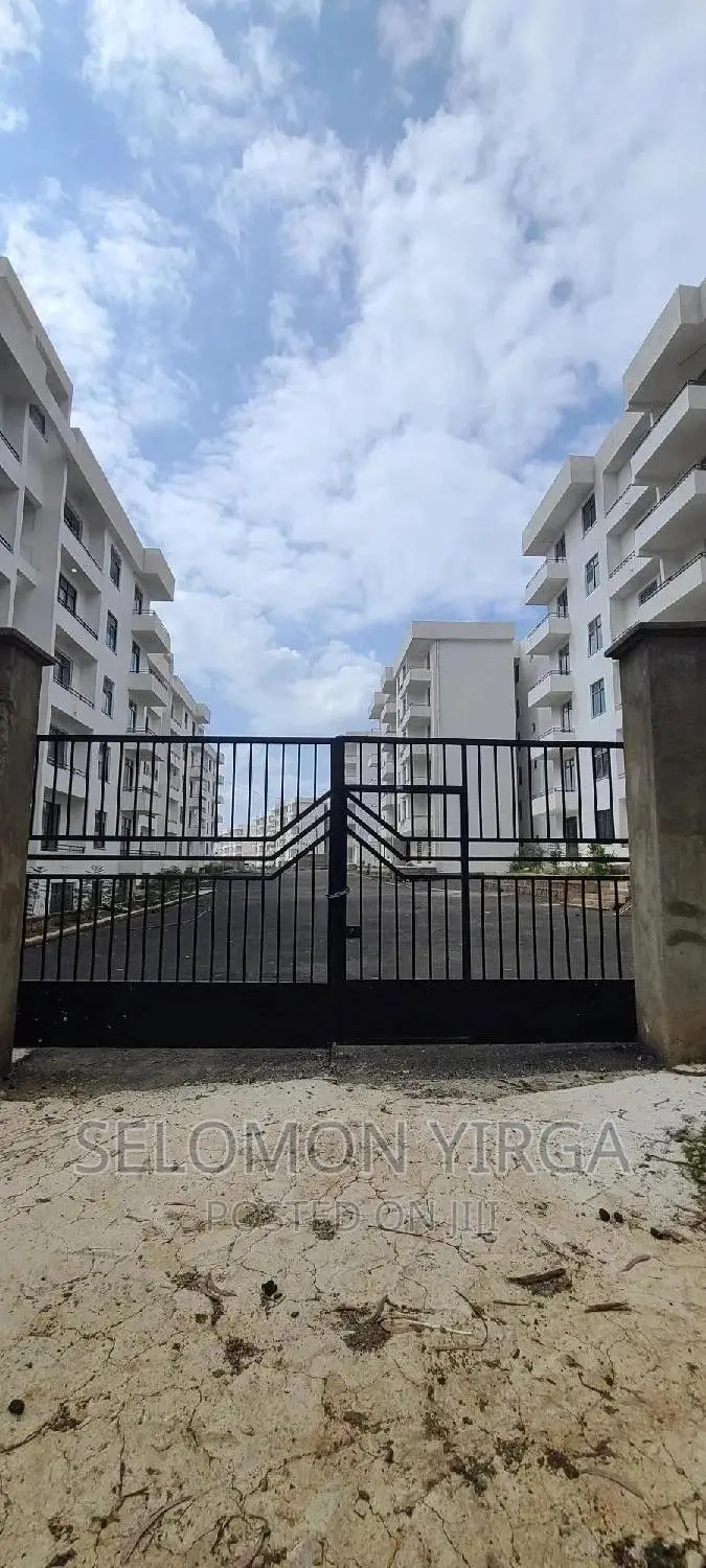 2bdrm Apartment in አድስ አበባ, Bole for sale