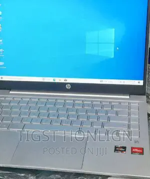 New Laptop HP Pavilion 10 8GB AMD Ryzen 5 SSD 512GB