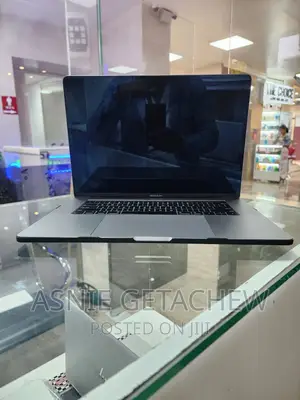 New Laptop Apple MacBook Pro 2019 16GB Intel Core I5 SSD 256GB