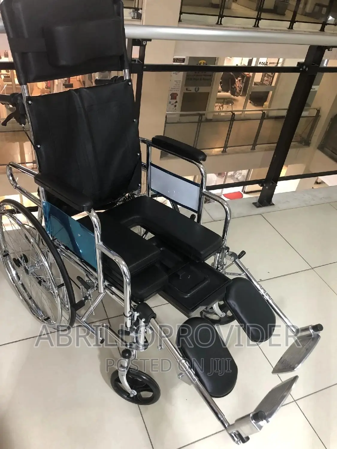 ፖፖ ወደኅዋላ የሚተኙ Wheelchairs~Wheelchair;Wheelchair:Wheelchair