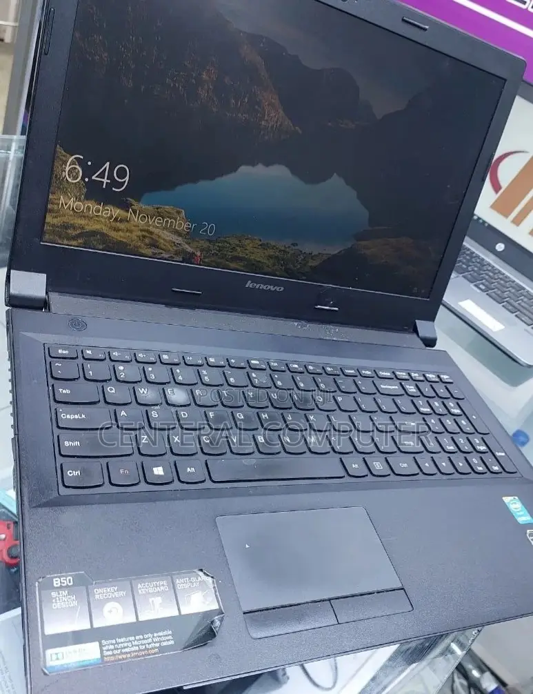 New Laptop Lenovo 8GB Intel Core I7 HDD 1T