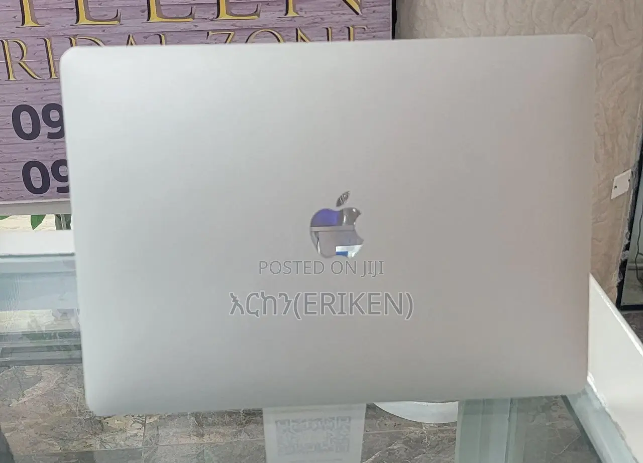 New Laptop Apple MacBook Pro 2017 8GB Intel Core I5 SSD 128GB