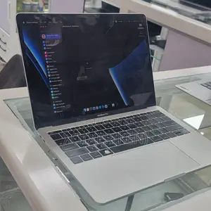 New Laptop Apple MacBook Pro 2017 8GB Intel Core I5 SSD 128GB